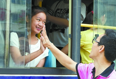 江华晚期尿毒症女孩做完透析上考场:我要上大