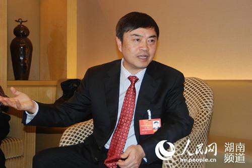 湖南省人大代表罗明:探索精准扶贫工程 帮助湘