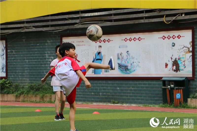关注残障儿童足球教育:无声的世界杯
