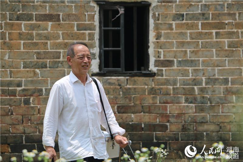 “赤脚”行医50年 守护村民半世纪