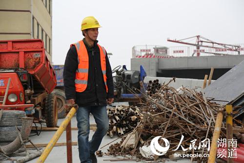 巡視一圈后的戴海桃臉色出了不少汗。林洛頫 攝
