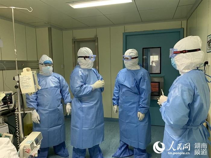 ����Ժ��(�Ҷ�)�ڸ��벡���˽⡰�¹ڷ��ס���֢���߾��������ָ��������ι�����¦������ҽԺ��ͼ