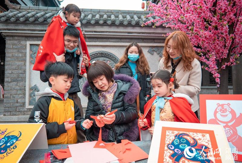 �ֳ����ڼ�ֽ������ΰ��