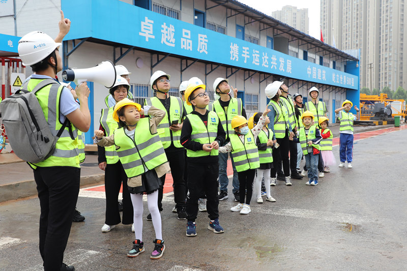 ��Ŀ������Ա���н��⡣��˼����