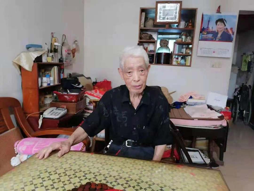 长桥强制隔离戒毒所离休老党员周雄。长桥强戒所机关党委供图