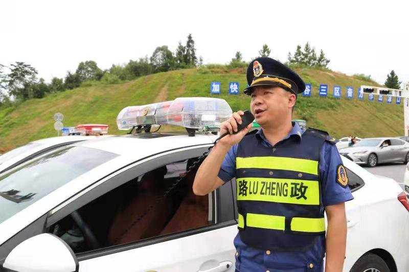 株洲市治超執法人員。單位供圖