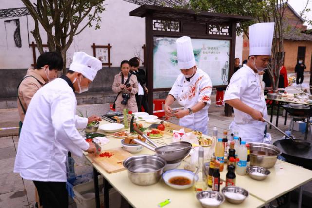 首屆豆腐宴烹飪技藝大賽現場。受訪者供圖