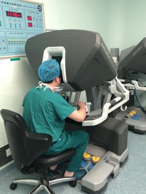 湖南省腫瘤醫院成功完成達芬奇機器人胰十二指腸切除術。受訪單位供圖