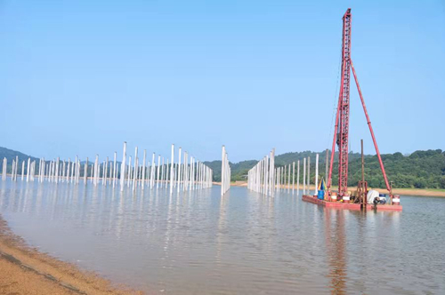 石壩口50兆瓦漁光互補光伏電站建設現場。受訪單位供圖