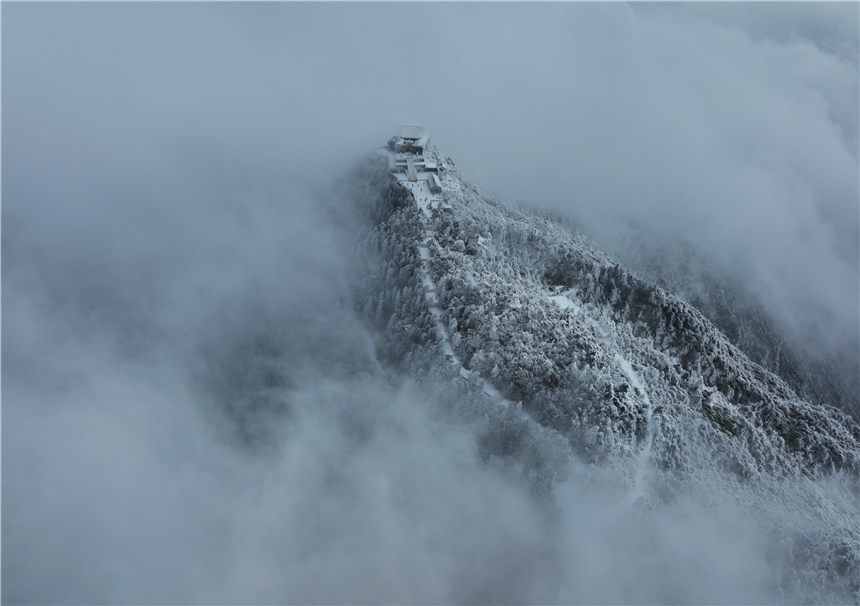 2月20日，在湖南省衡陽市南岳衡山景區拍攝的冰雪美景。曹正平攝