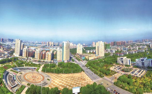 长沙县城市环境优美、城市活力无限，吸引众多人才前来。 章帝摄