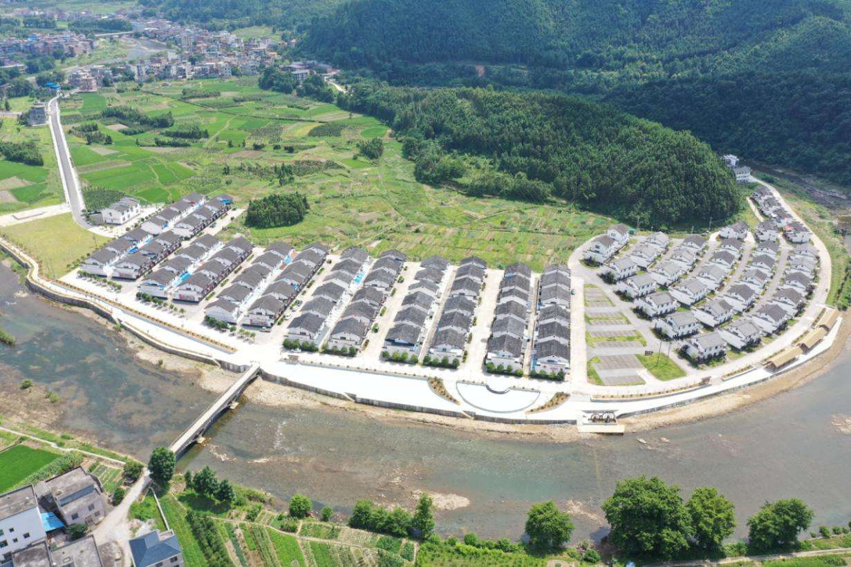 宁远县易地扶贫搬迁盘江湾新村。 蒋全摄