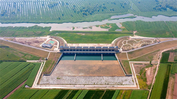 大通湖东垸分洪闸。单位供图