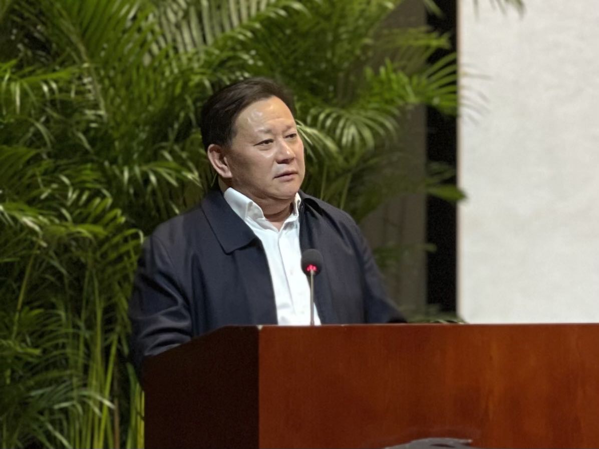 中國書協副主席、湖南省書協主席鄢福初致辭。王憶攝