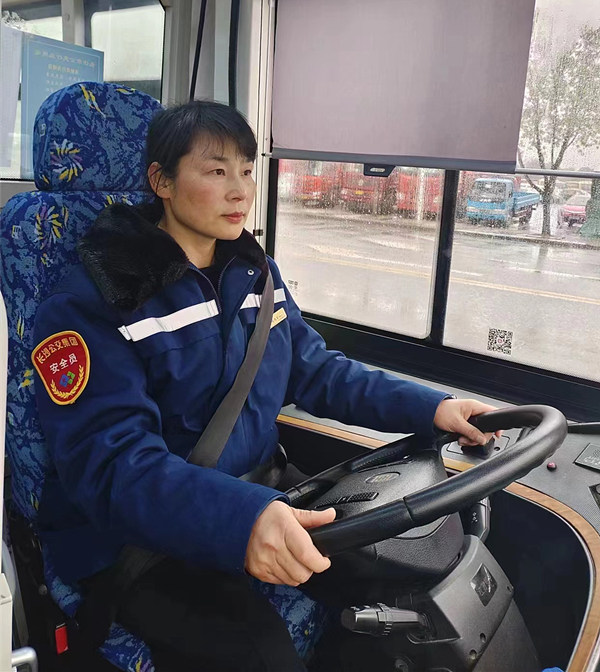 艾桃香是长沙907路公交车司机。长沙公交集团供图