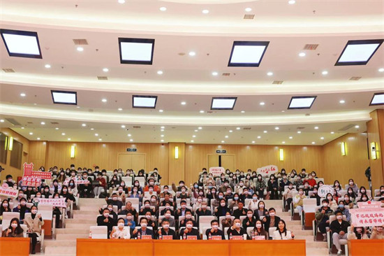 湖南师范大学举行“做雷锋精神的种子”主题红色论坛。学校供图