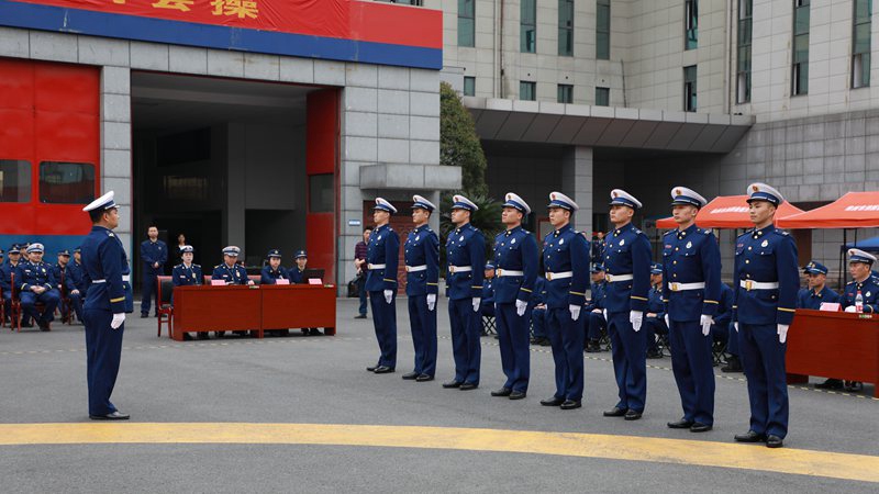 隊列人員動作整齊劃一、精神昂揚（株洲消防供圖）