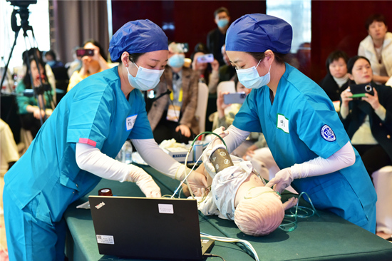 医护人员进行模拟操作。受访单位供图