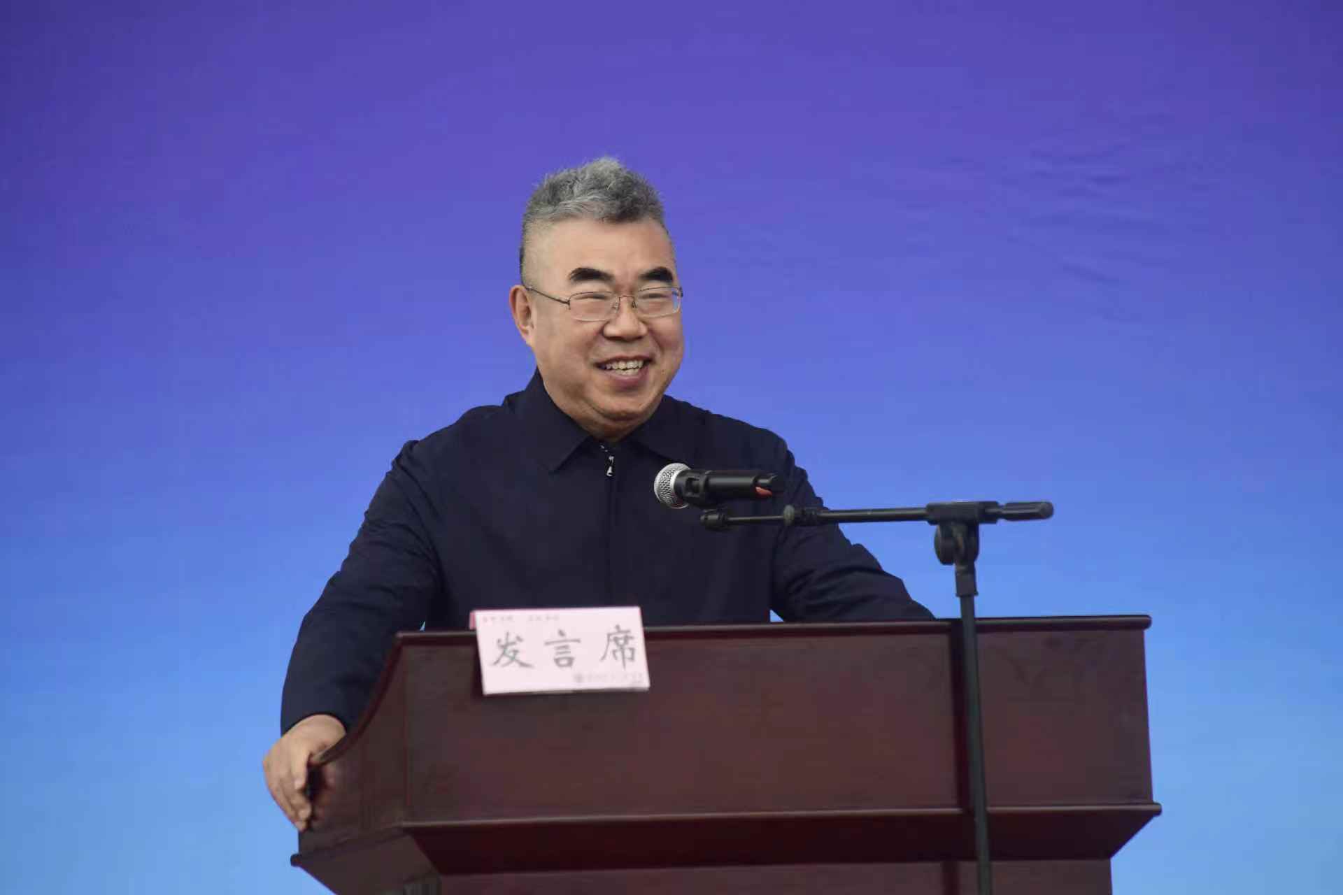 董山峰发言。饶力明摄
