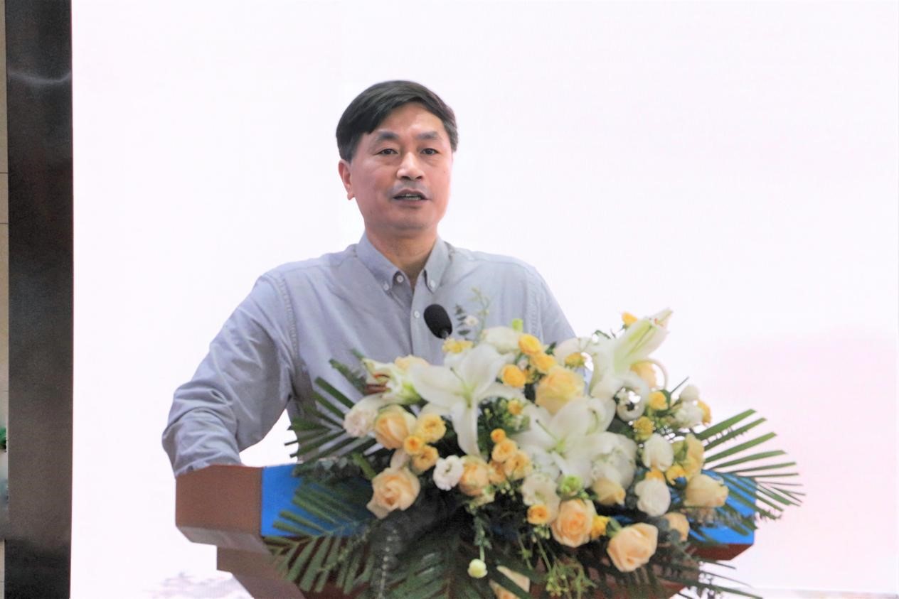 湖南科技大学矿山文学研究中心主任吴投文发言。王雨孜、刘丽诗摄