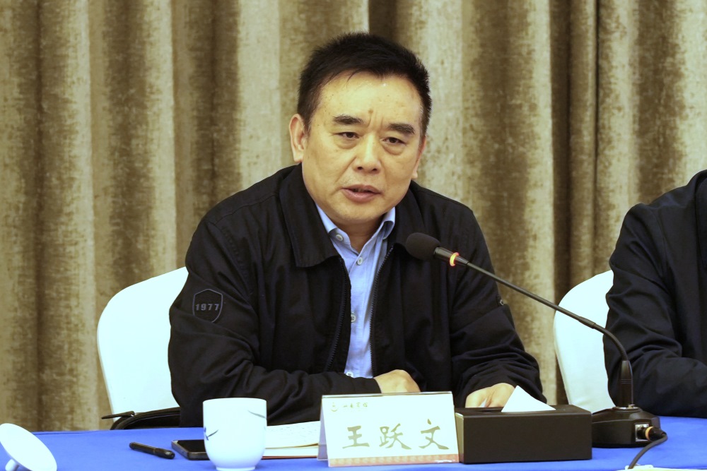 《家山》作者王躍文答謝發言。熊方杰攝