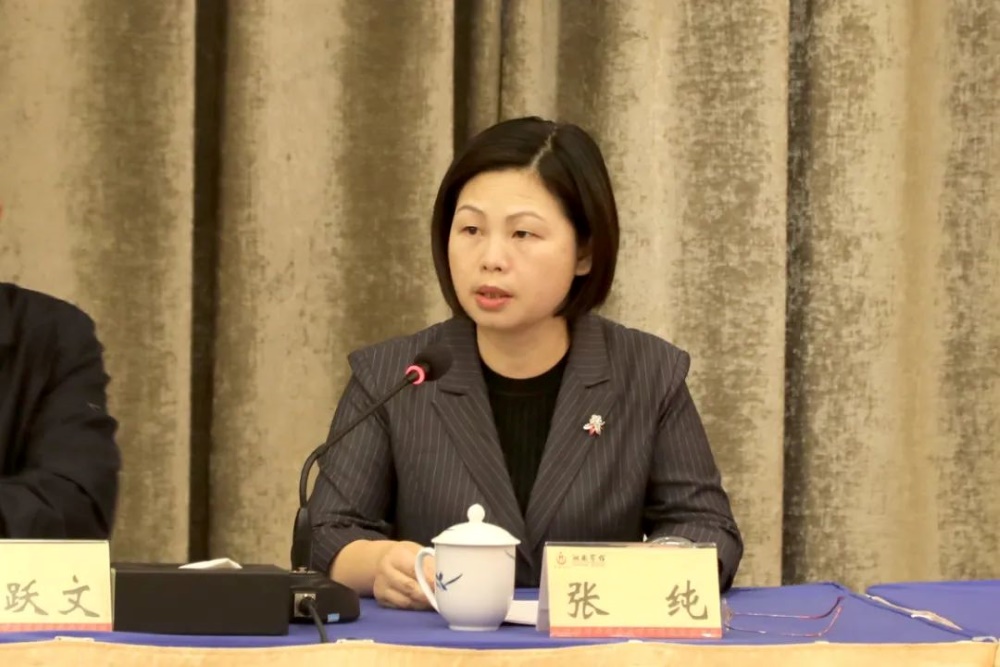 省文聯黨組成員、副主席張純主持開幕會。胡湘攝