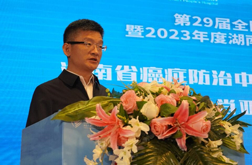 湖南省癌症防治中心主任、湖南省肿瘤医院院长肖亚洲宣读了倡议书。受访单位供图