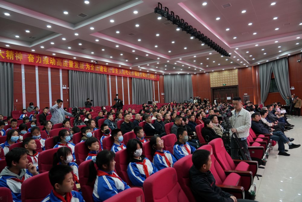 启动仪式与会人员。熊方杰摄