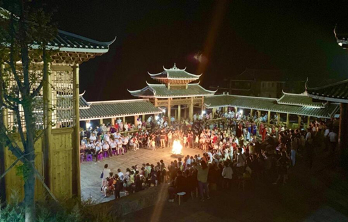 上堡古国篝火晚会。受访单位供图