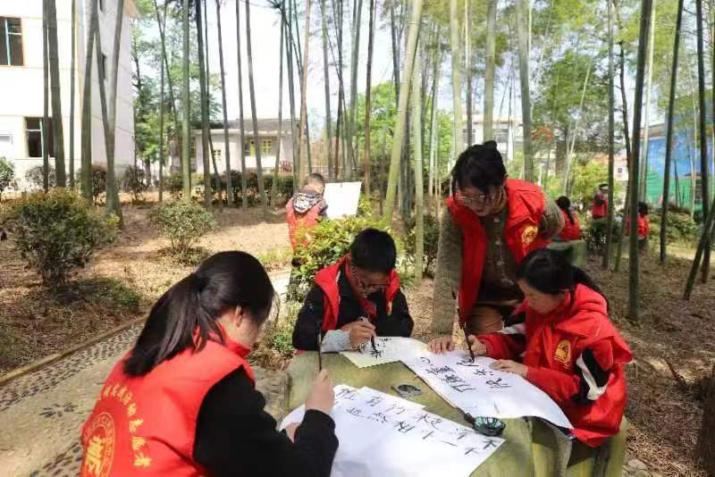 “竹‘廉’童心 快乐成长”研学活动。单位供图