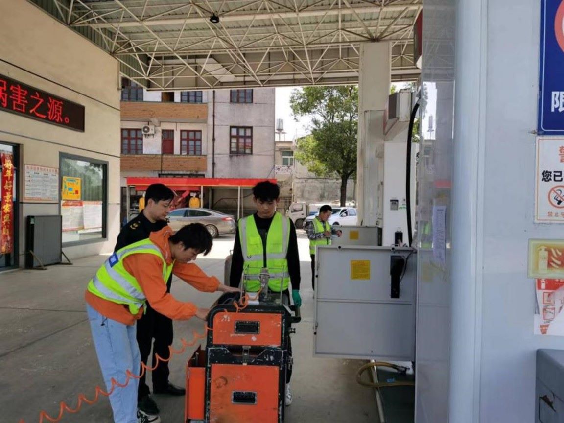 某加油站油气回收装置未保持正常运行。单位供图