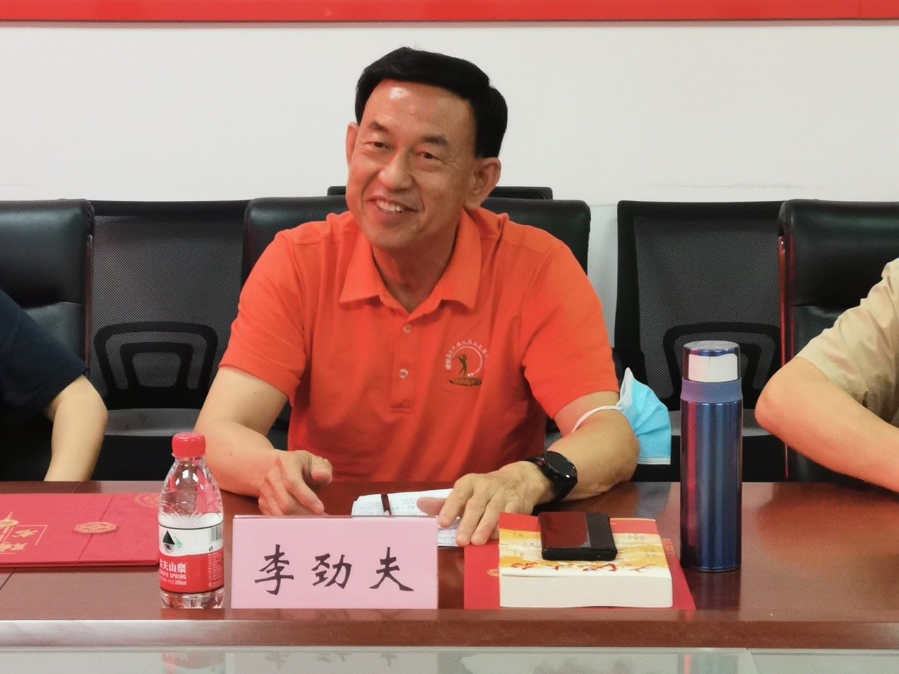 湖南省慈善总会常务副会长兼秘书长、湖南省民政厅原巡视员李劲夫。李静茹摄