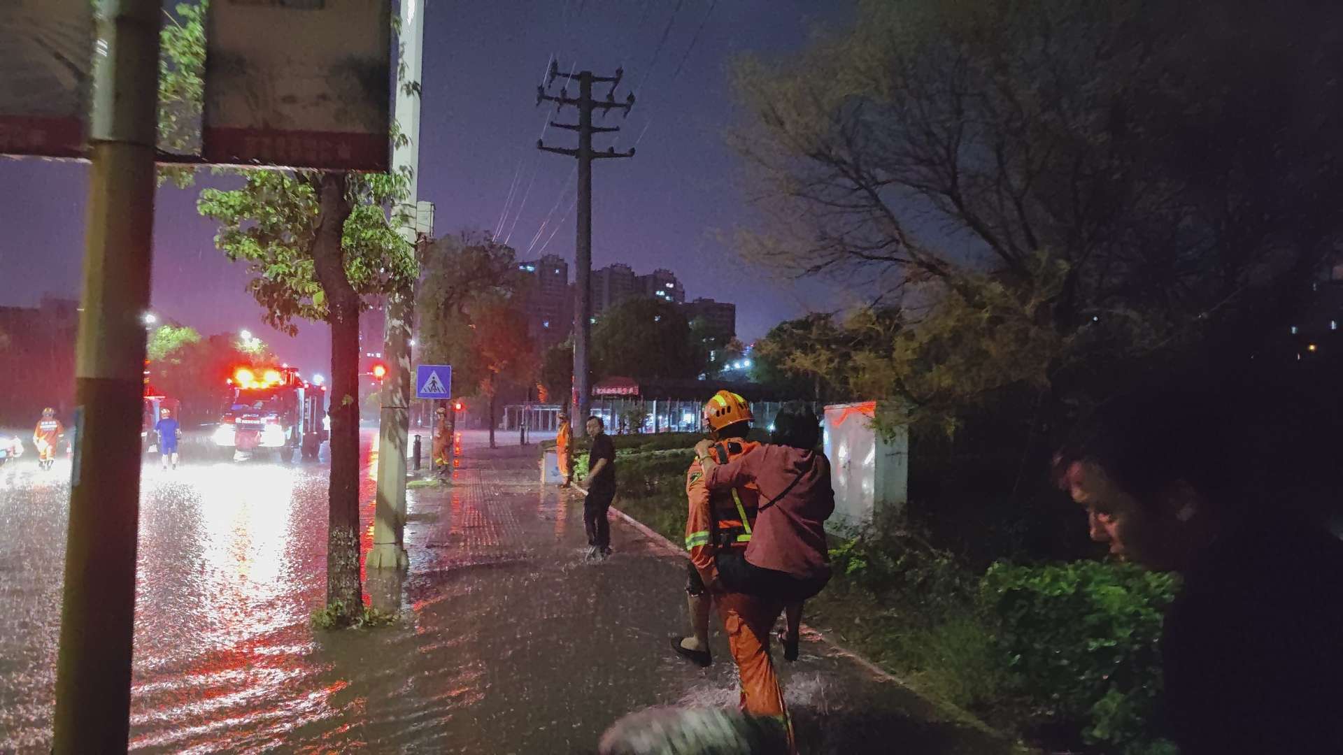 内涝 