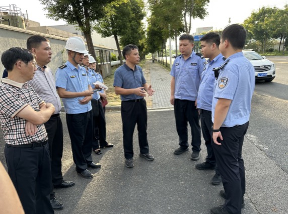公安机关、生态环境执法部门联合办案。单位供图