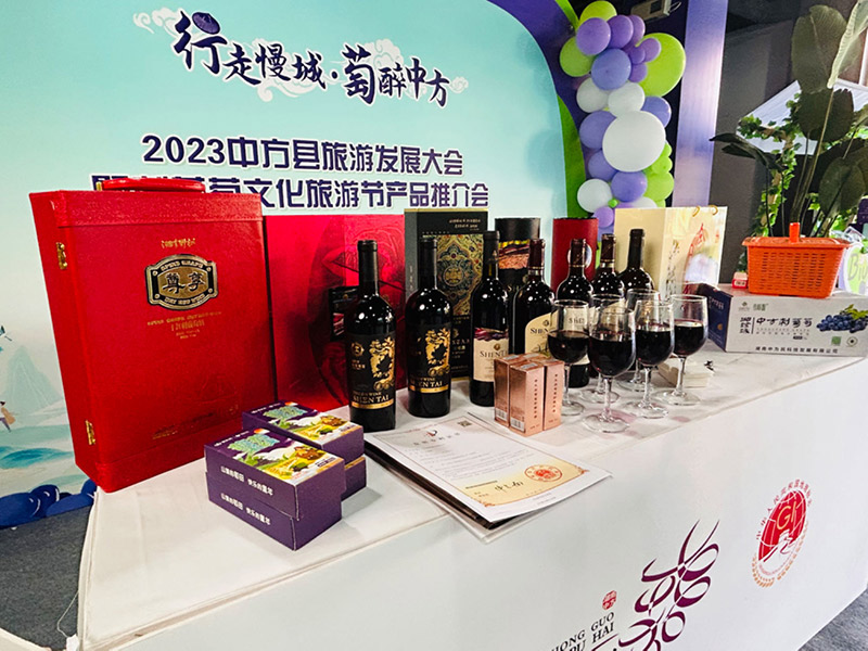 刺葡萄酿造的葡萄酒。何彪摄