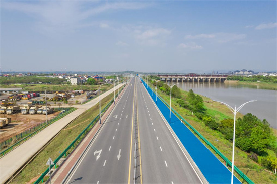 潇湘路北延线道路工程一标段获评省优工程。望城产投集团供图