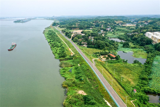 湘江东岸堤防综合治理工程全线建成贯通。望城产投集团供图