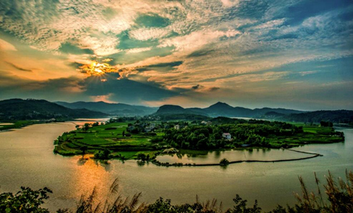 人间仙境——水墨桃花村。受访单位供图
