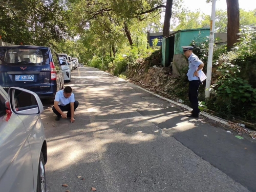 小區道路進行測量。受訪單位供圖