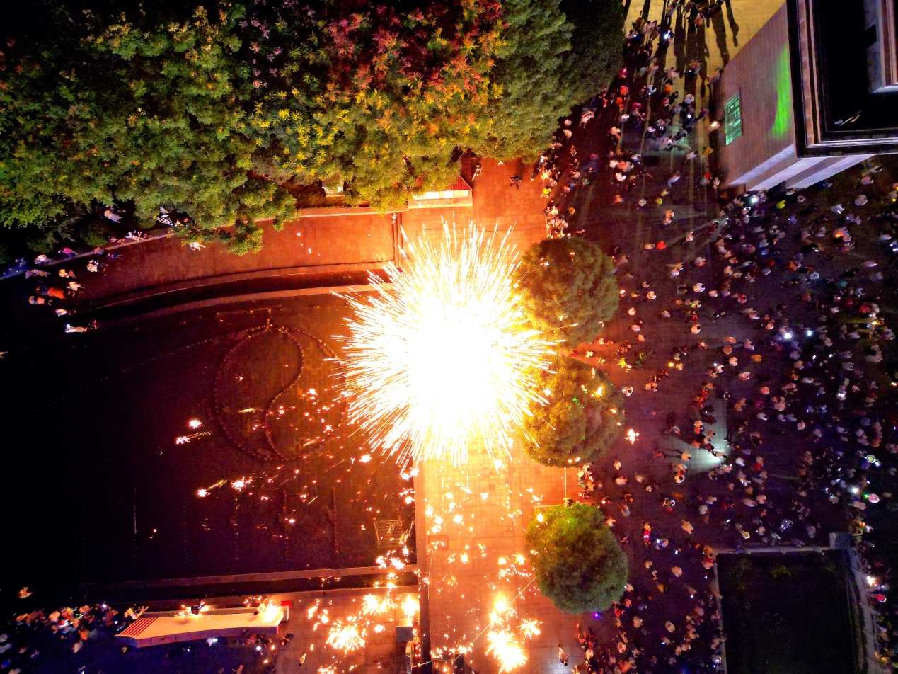 打铁水。谭芳梅摄
