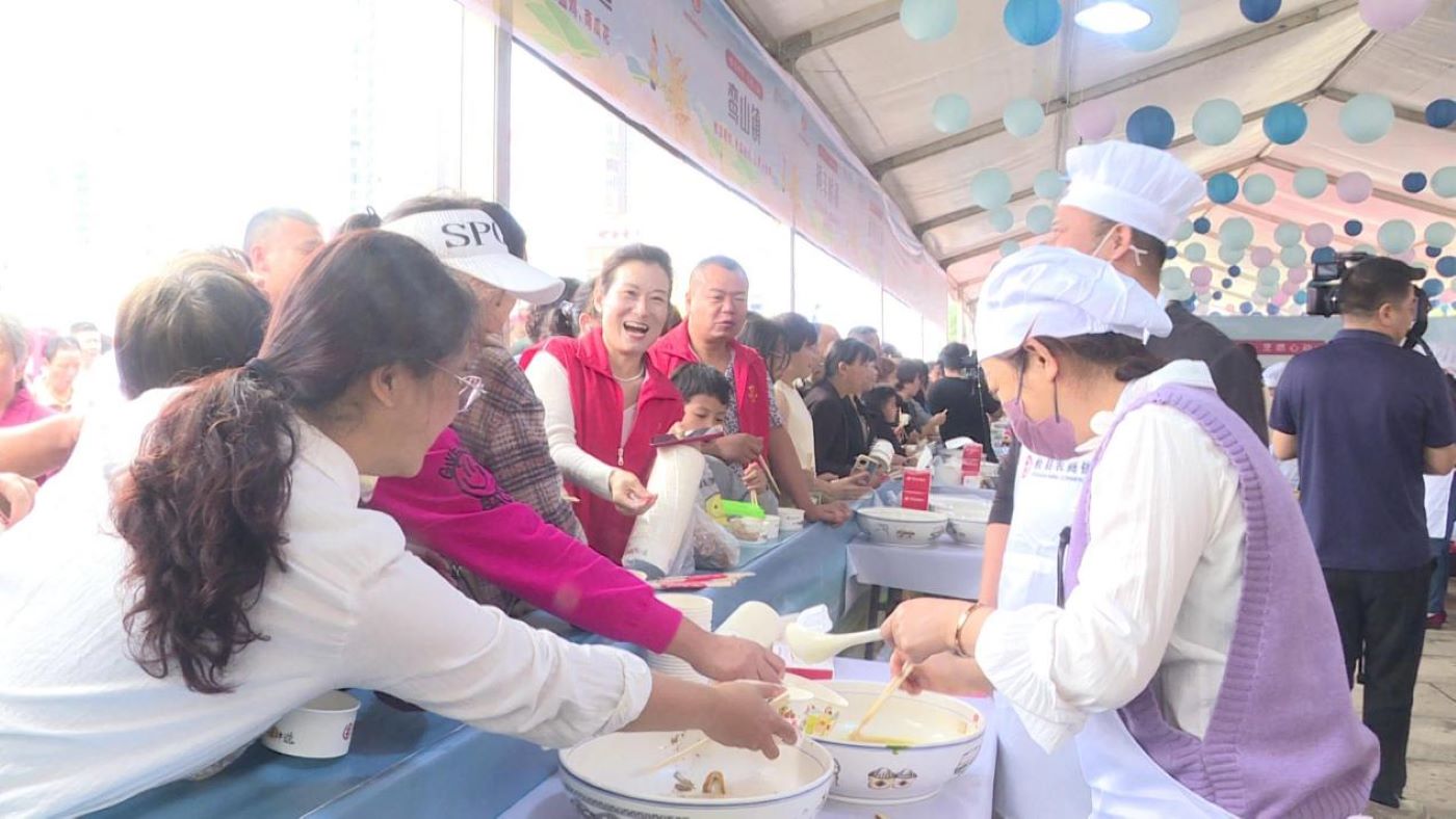 “攸县十大名菜”品尝现场。单位供图