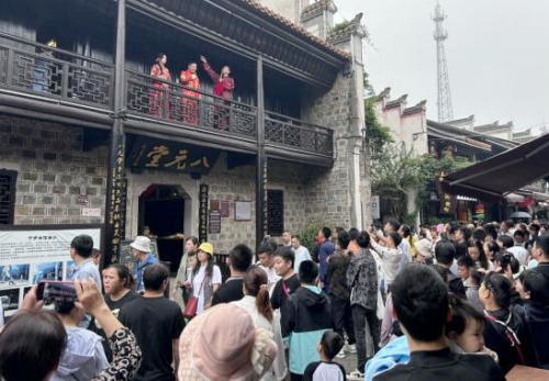 靖港古鎮吸引了大批游客。受訪單位供圖