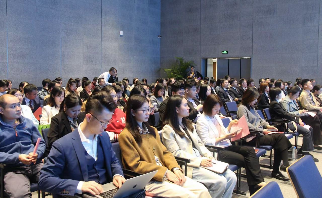 来自市知识产权局、市司法局、市公证处等单位的多名代表参会。刘汕摄