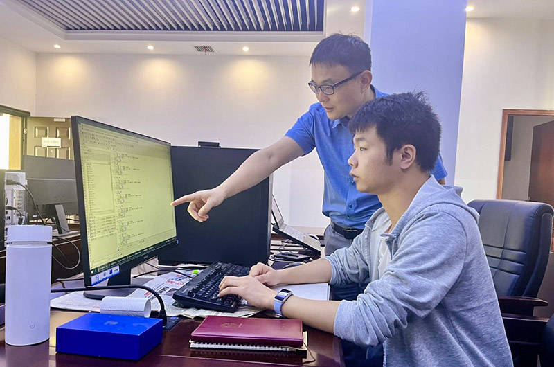 开拓创新，深耕大数据审计。李根摄