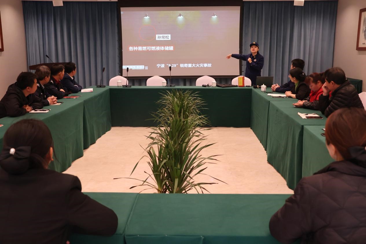 安化大队进入文旅场所开展消防安全知识培训。（单位供图）