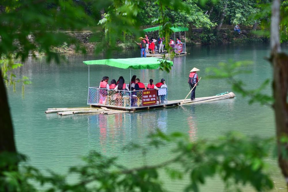浏河之水，自大围山而起，涓涓细流，孕育出清澈见底的大溪河。大围山镇供图