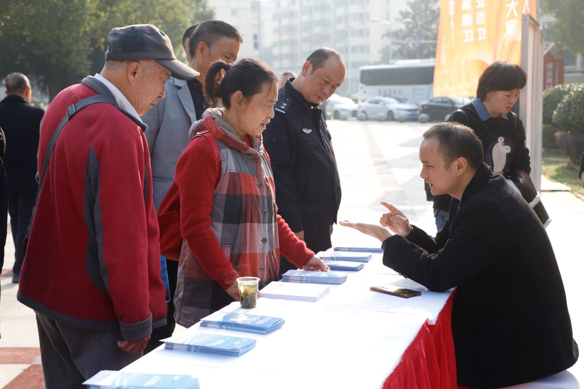 医保政策宣讲咨询服务活动现场。单位供图