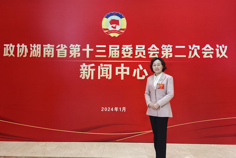 湖南省政协委员、常德市政协副主席、民建常德市委会主委、市科技局局长陈华。受访者供图