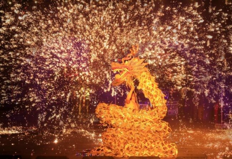 火龙钢花。受访单位供图
