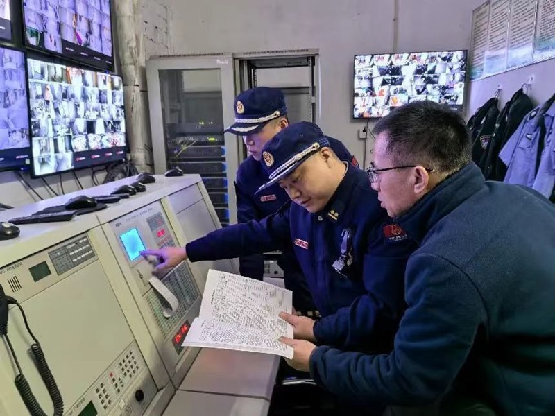 开展消防安全检查（单位供图）